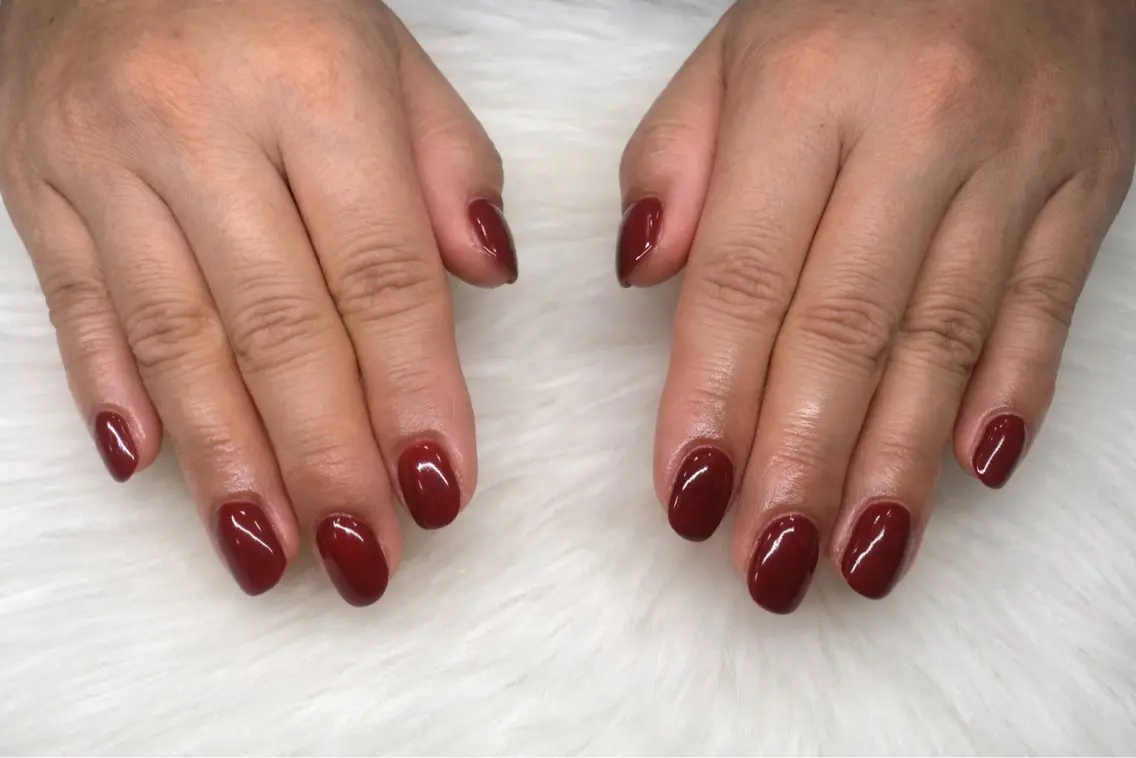 ネイル ワンカラーネイル 赤色 シンプルネイル Viel💅 〜yuki〜のネイルデザイン