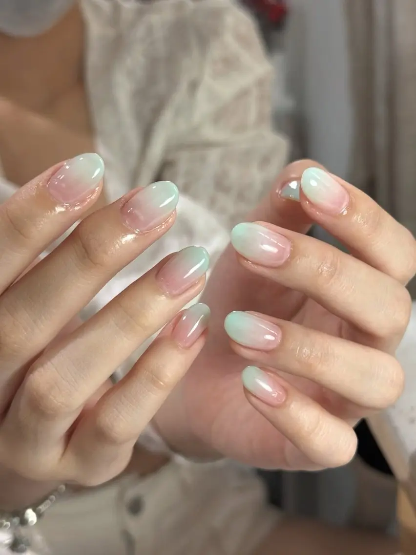 ネイル チークネイル ドット フレンチネイル グラデーション 韓国ネイル ハンドネイル Minette nailrinrinのネイルデザイン