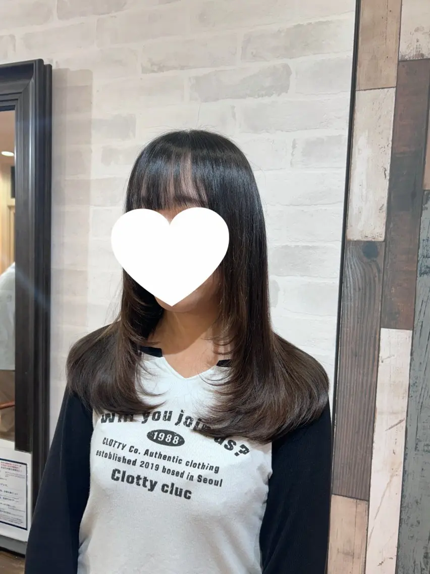 ロング カット 近江 優愛のヘアスタイル