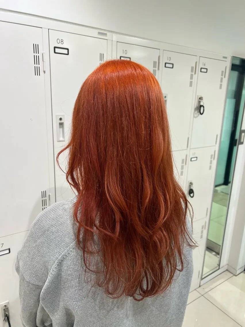 ロング カラー ブリーチ オレンジ ヘアカラー トリートメント 【暖色カラー特化】 中山由梨のヘアスタイル