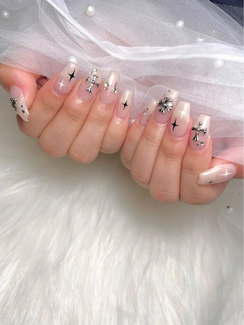 ネイル IBUKI PEEKABOO梅田のネイルデザイン