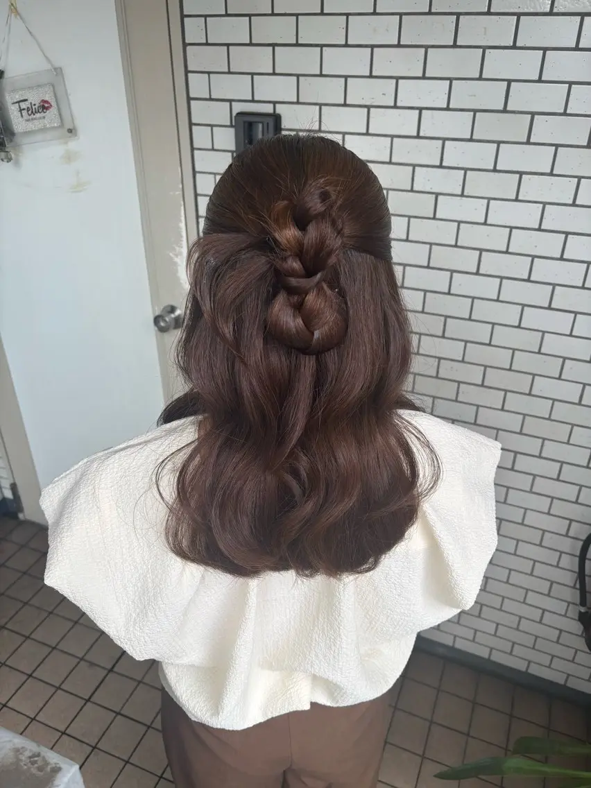 ヘアアレンジ ハーフアップ ヘアセット 🌺ヘアメイク SYOKA🌺のヘアスタイル