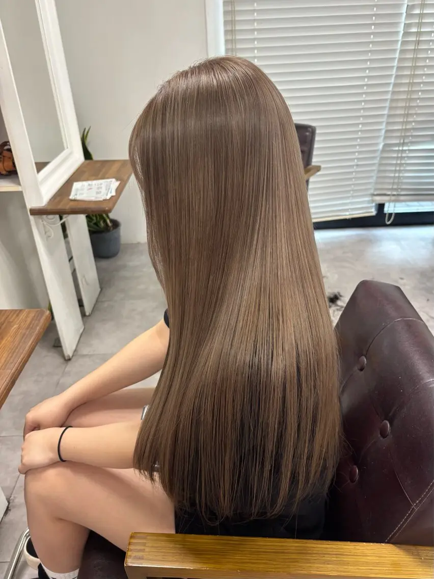 ロング カラー ヘアカラー 延末 璃音のヘアスタイル