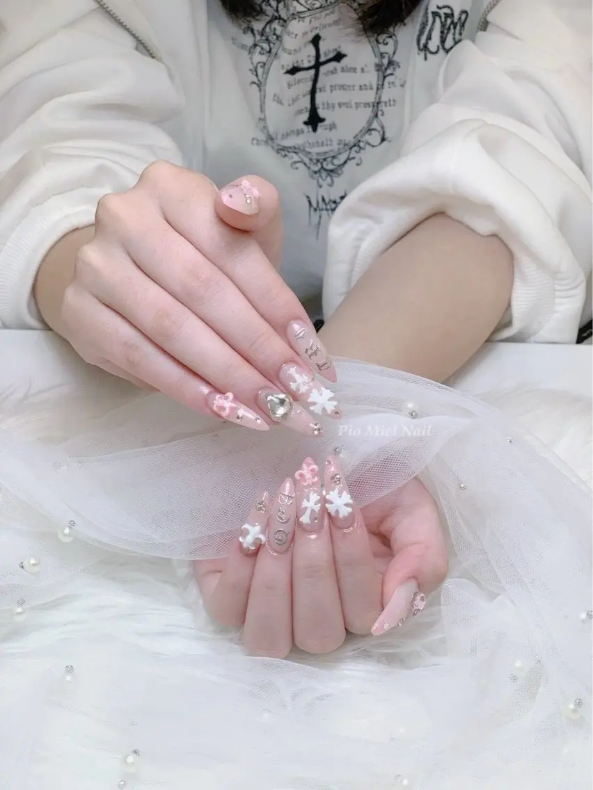 ネイル ハンドネイル HANA 長さだしのネイルデザイン