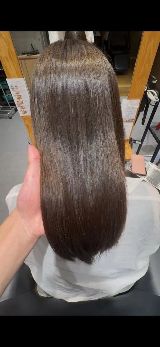 ロング ヘアカラー 眞鍋 瑠斗のヘアスタイル