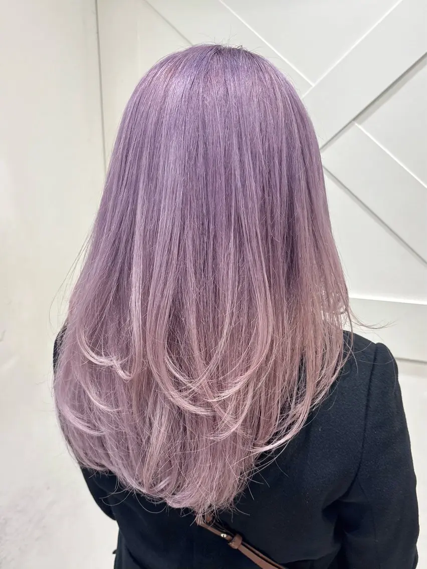 🇰🇷🩷レイヤーカット+ケアブリーチダブルカラー+トリートメント🎀の写真