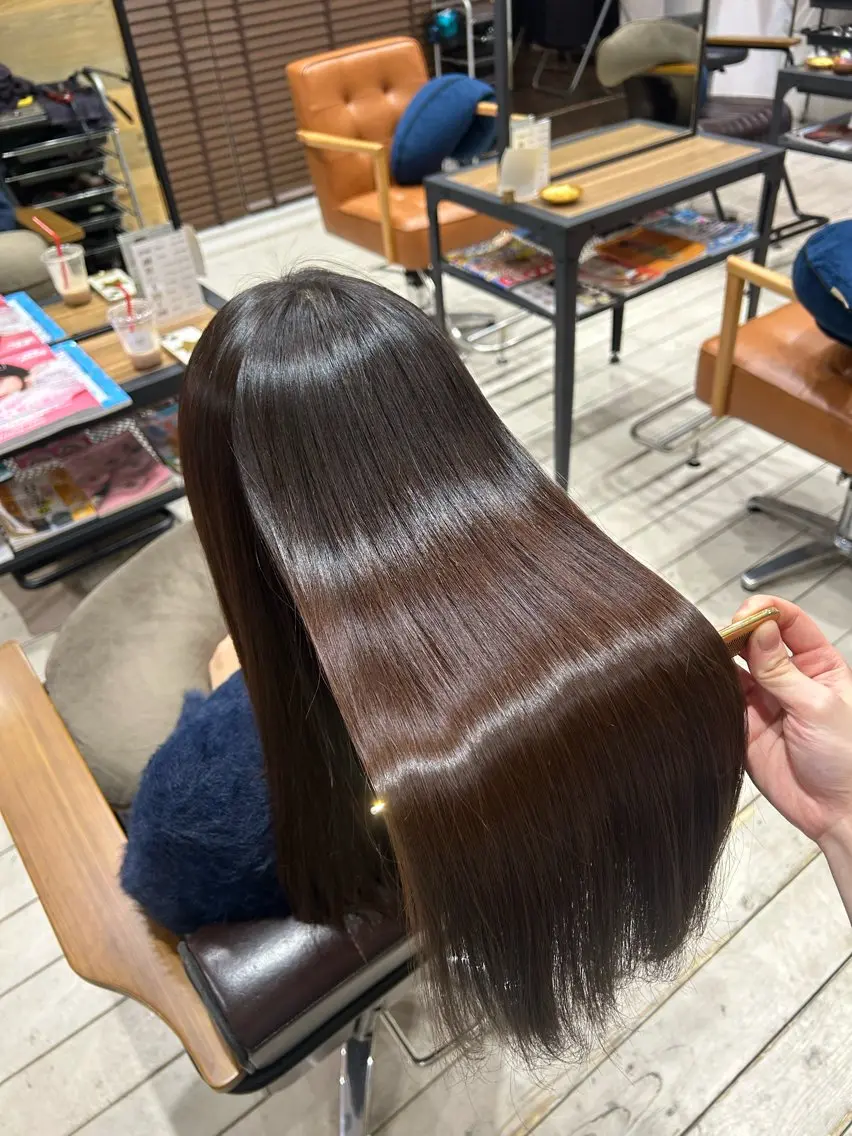 ロング pasdetrois AINAのヘアスタイル