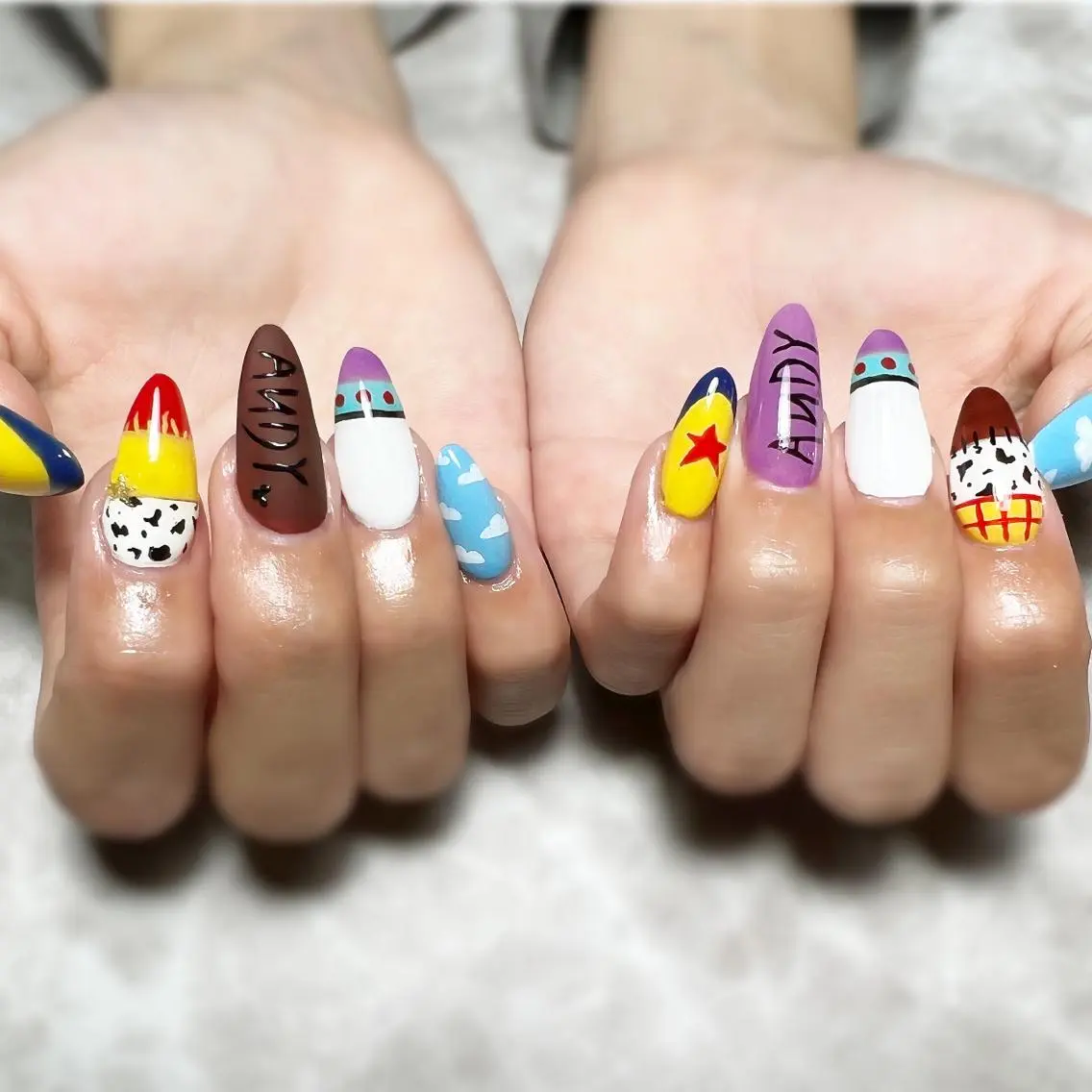 ロング ネイル 長さ出し ハンドネイル フットネイル NAILsalon Laki(ラキ)のネイルデザイン