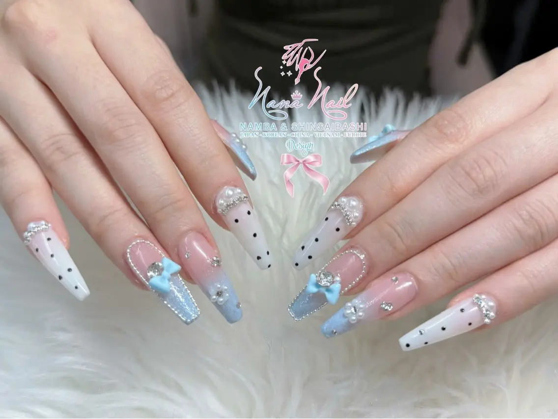 ロング 韓国風ヘア ロング クリスマス ハンドネイル Linanail Nambaのマツエク・マツパデザイン