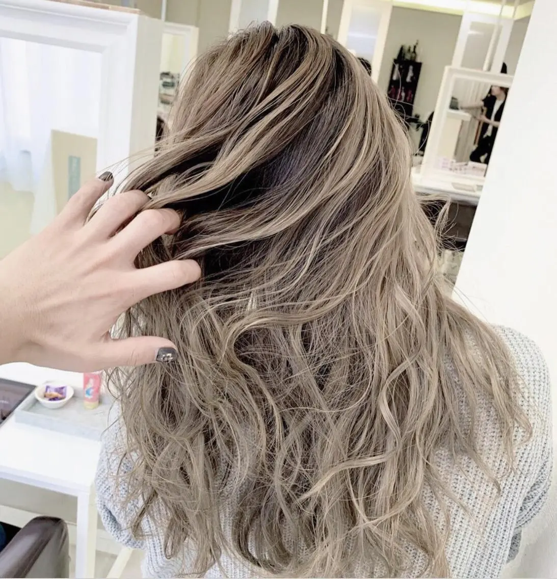 セミロング カラー バレイヤージュ 外国人風カラー レイヤーカット 【毎朝セット3分】 メンズパーマ　真人のヘアスタイル
