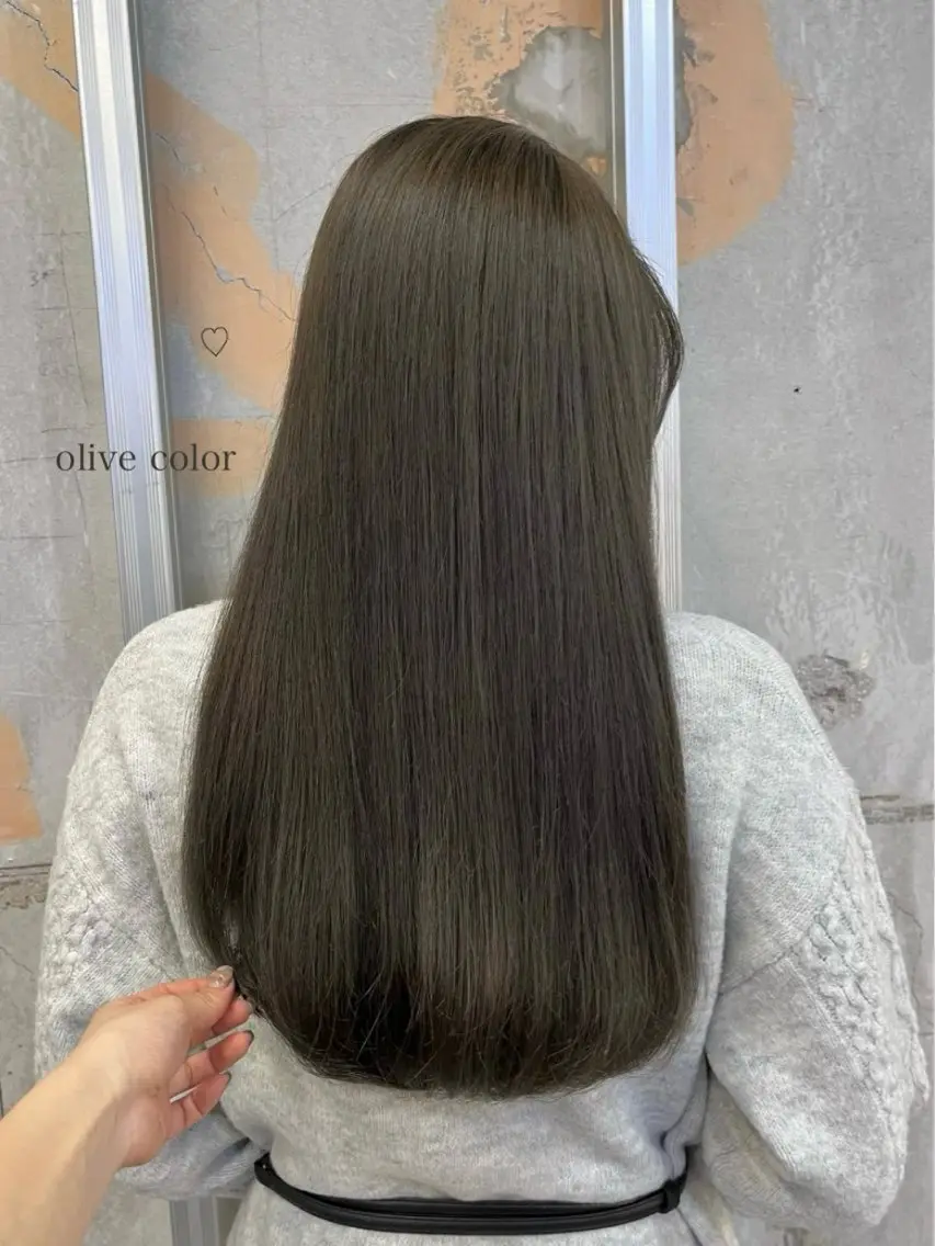 ロング カット ヘアカラー トリートメント ブリーチなしカラー /ベージュカラーのヘアスタイル