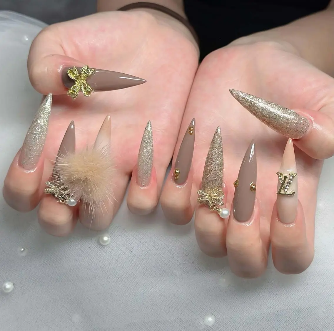 ネイル フレンチネイル ジェルネイル ガラスフレンチ ハロウィン ハート ハンドネイル Sakura h.babynailのネイルデザイン