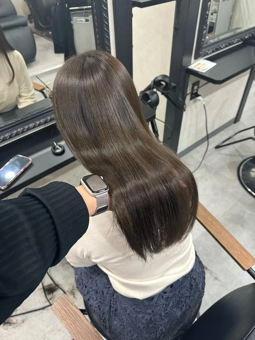 ロング カラー 安田 愛琉のヘアスタイル