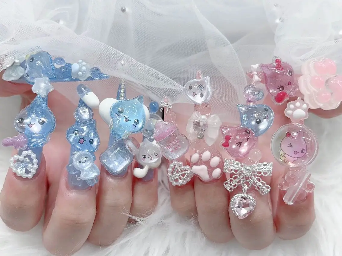 【パーツ好き必見♡】オフ無料チップ長さ出し+パーツ付け放題🎀の写真