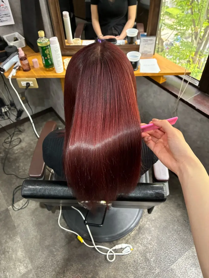 ロング カラー レッドカラー ヘアカラー トリートメント 髪質改善/艶カラー ✝️SAKURAのヘアスタイル