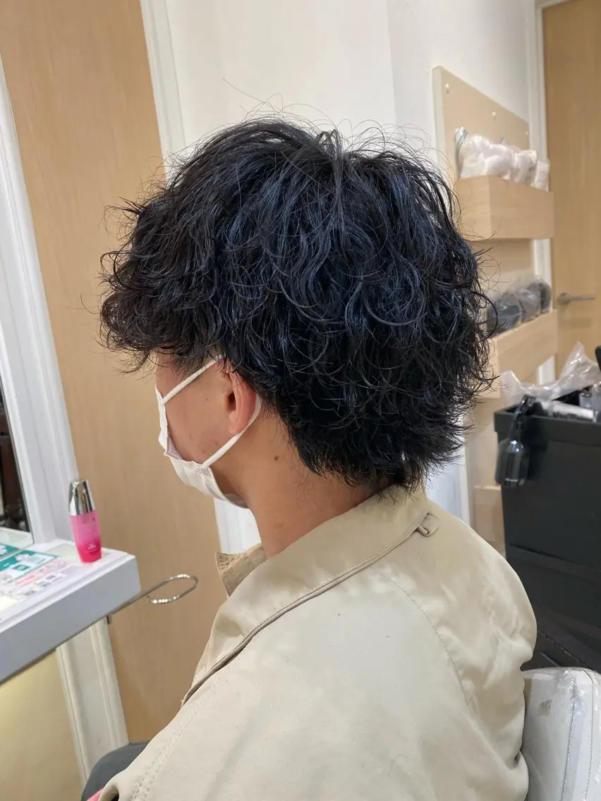 ショート パーマ メンズ カット パーマ メンズ特化型美容師 栗山勇人のヘアスタイル