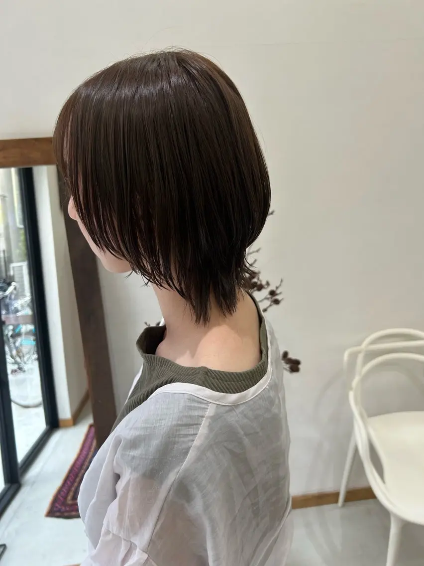 ショート ウルフカット なつめ🐶ショート ベージュカラーのヘアスタイル