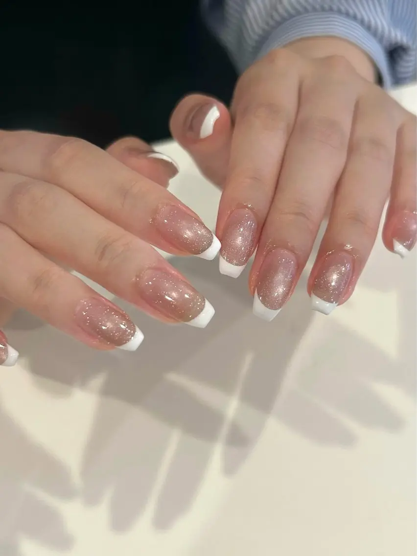 ネイル フレンチネイル マグネットネイル ホワイト ハンドネイル odette nonokaのネイルデザイン