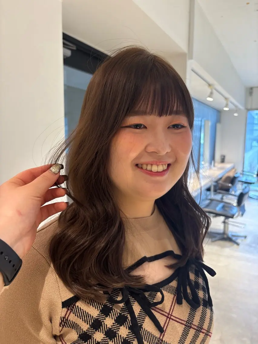 ロング カラー ベージュカラー ブリーチ ミルクティーベージュ ブリーチなしカラー ヘアカラー SHEA /縮毛矯正 イソダハルカのヘアスタイル