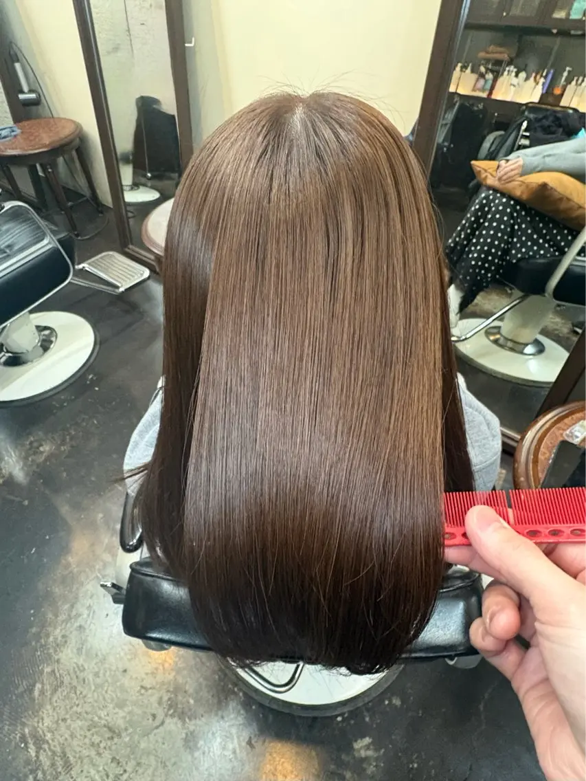 ミディアム カラー カット ヘアカラー 縮毛矯正 トリートメント 大通りの美容室 / K A Iのヘアスタイル
