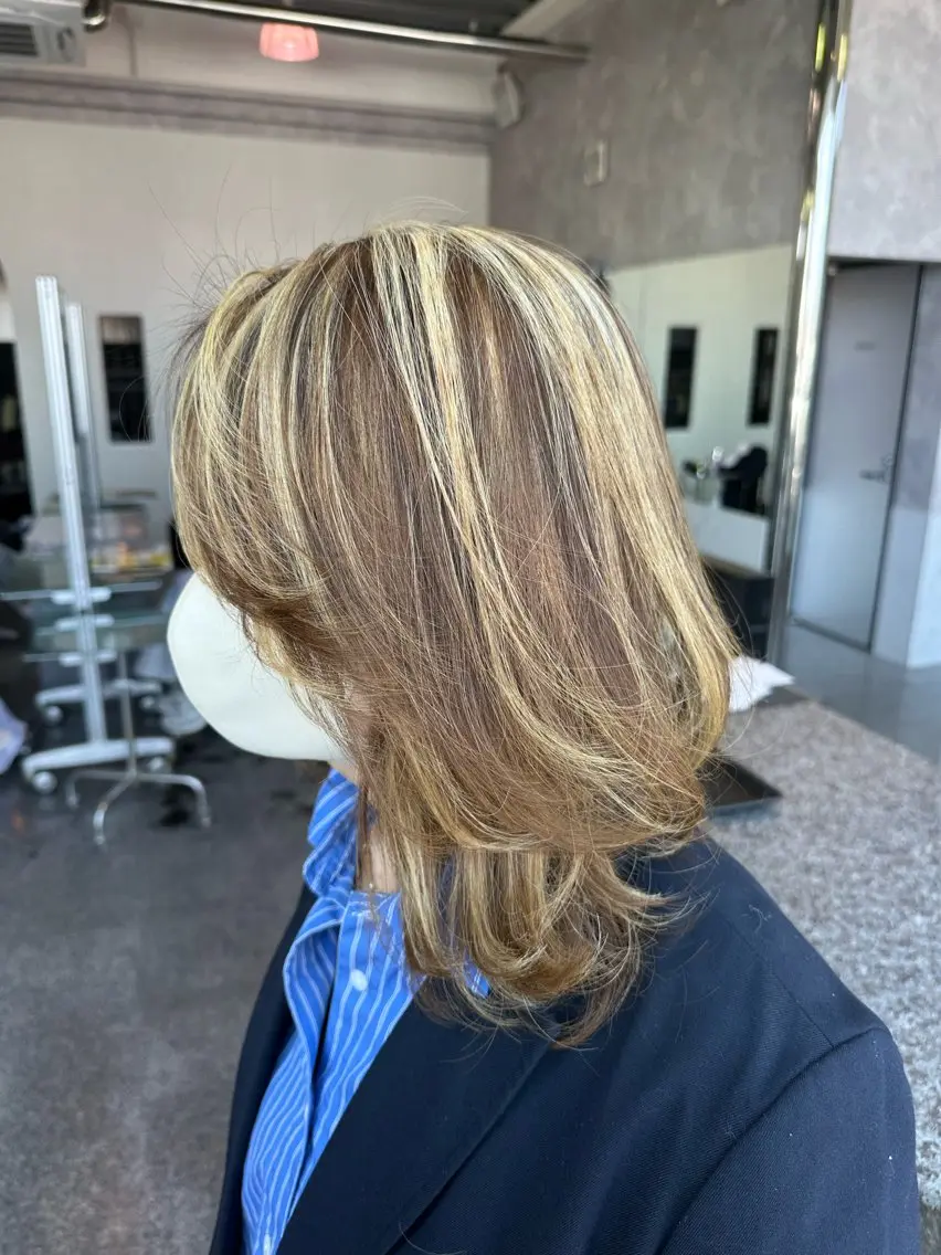 ミディアム ヘアカラー 町田 里奈のヘアスタイル