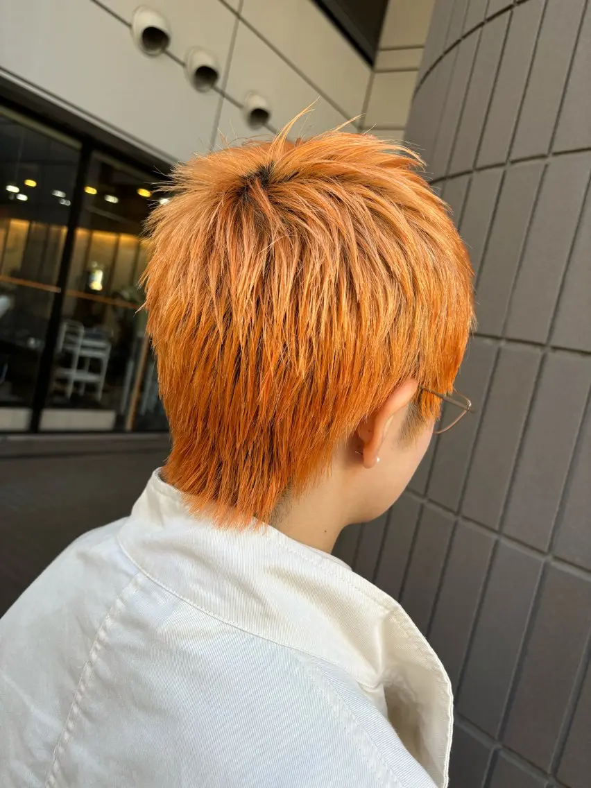 ショート カラー メンズ メンズブリーチ ブリーチ オレンジ カット ヘアカラー トリートメント Zina天王寺 CHIAKIのヘアスタイル