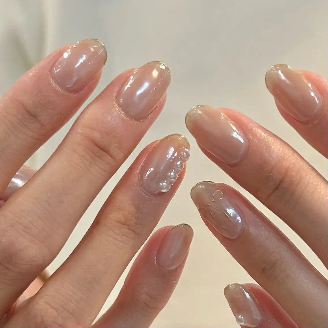 ネイル オーロラネイル ジェルネイル キラキラネイル ニュアンスネイル オフィスネイル 𓂃toi. 儚げnuanceのネイルデザイン