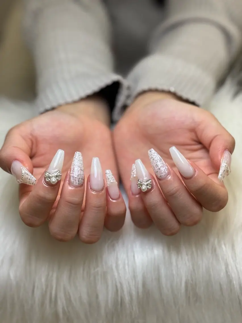 ネイル グラデーション キラキラネイル ワンカラーネイル 冬ネイル Jenn Nail Salonのネイルデザイン