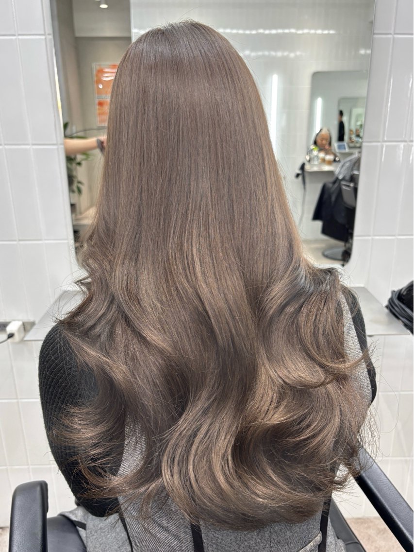 ミディアム ヘアカラー 🎀miu/ブリーチ /ミルクティー💞のヘアスタイル
