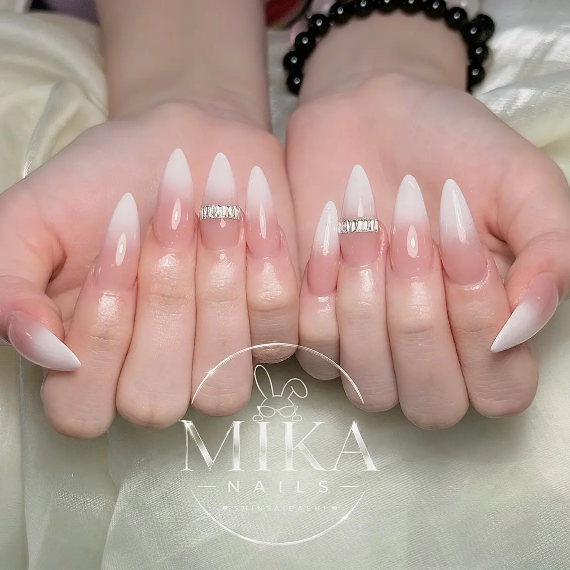 ネイル アートネイル チークネイル ドット フットネイル フレンチネイル ハンドネイル Luna Mikaのネイルデザイン