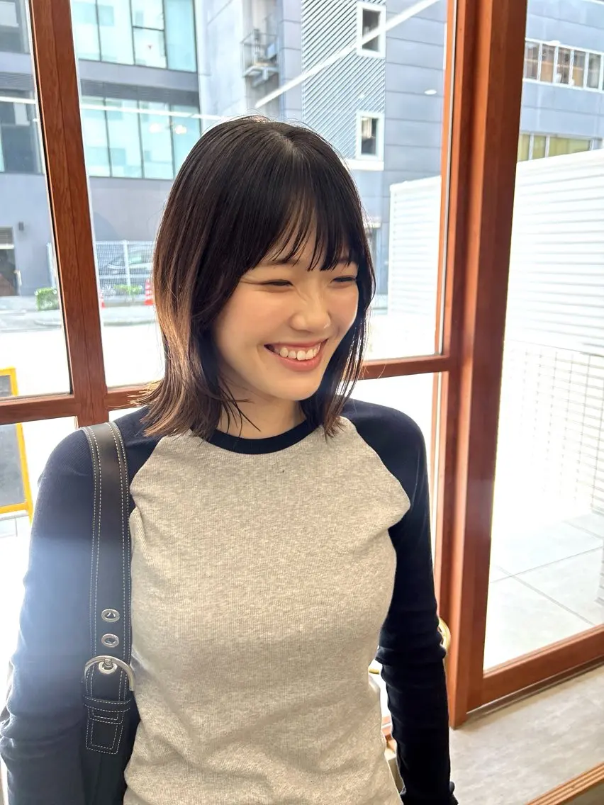 ミディアム ボブ 顔周りカット レイヤーカット 顔周りレイヤー/ ふわあいりのヘアスタイル