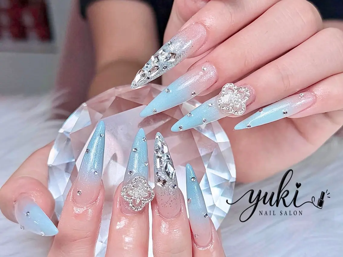 ネイル アートネイル ボルドー フレンチネイル ジェルネイル 氷ネイル・うるうるネイル ハンドネイル Yuki Nailsalonのネイルデザイン