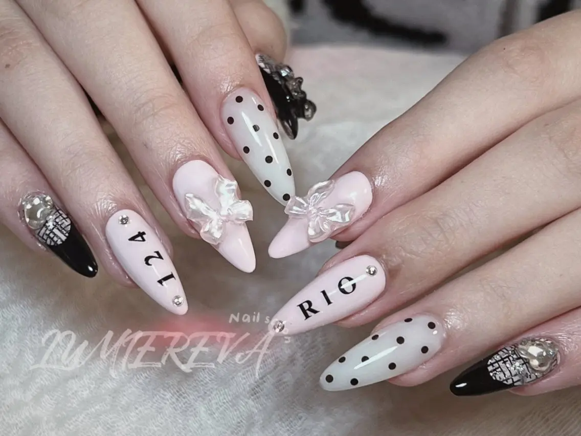 ネイル フラワーネイル フレンチネイル キラキラネイル 韓国ネイル マグネットネイル ハンドネイル Lumiereva nail salonのネイルデザイン