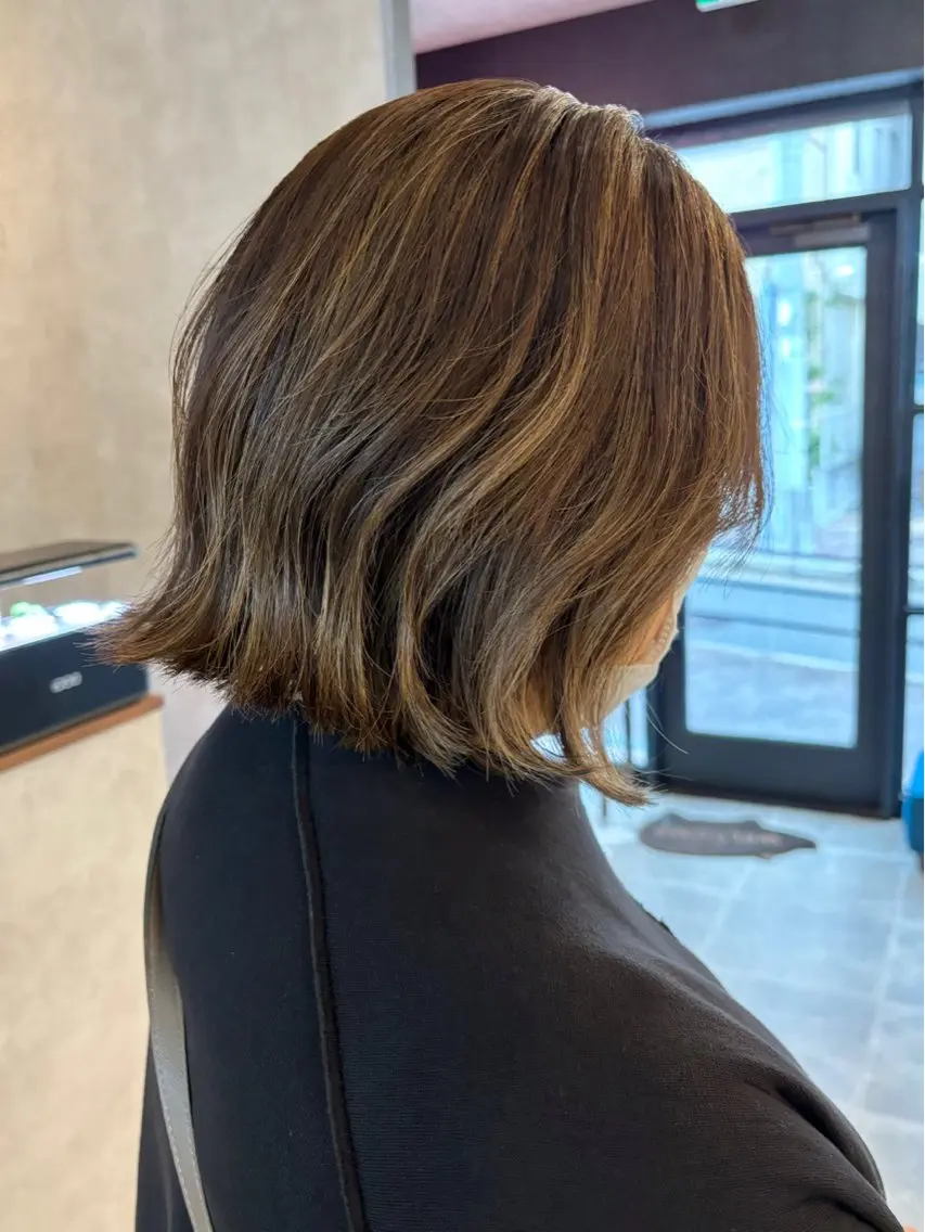 ショート カラー 【aini天王寺】 𝐚𝐢𝐫𝐢✂︎のヘアスタイル