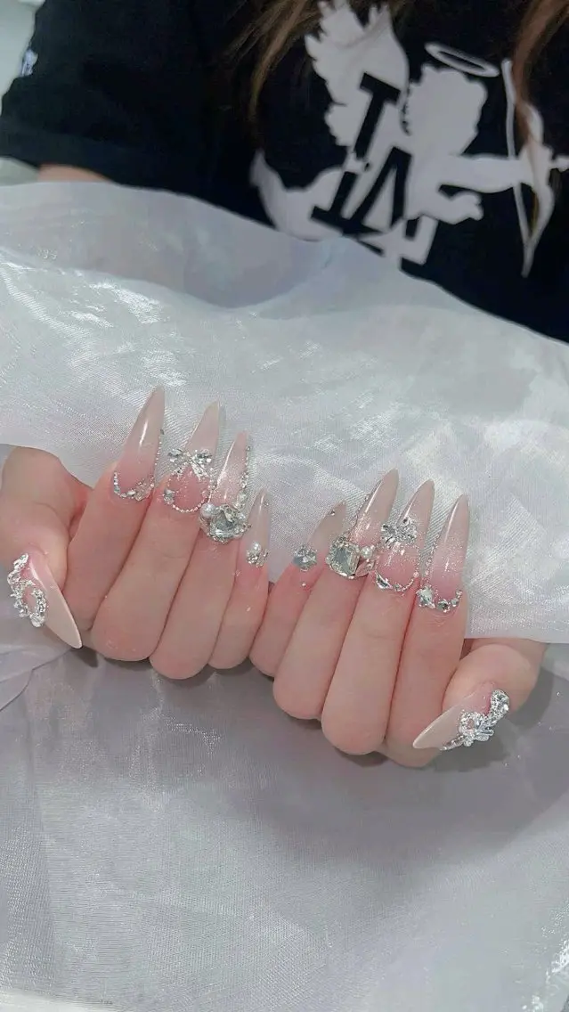 ネイル アートネイル ボルドー フレンチネイル ジェルネイル 氷ネイル・うるうるネイル ハンドネイル Julie Nail Rinのネイルデザイン