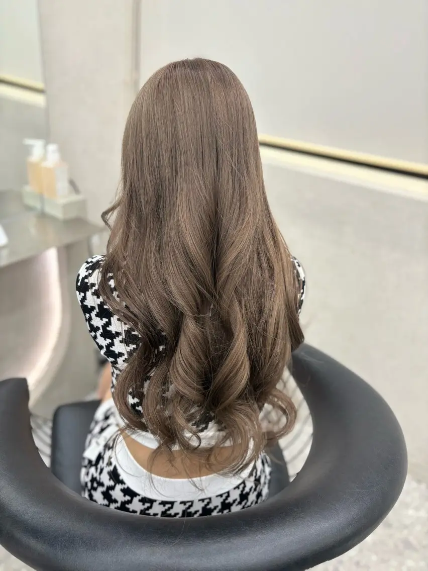 ロング カラー ベージュカラー ダブルカラー yui🎀ブリーチ なしベージュ／博多のヘアスタイル