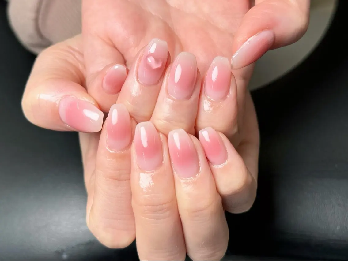 ネイル オーロラネイル チークネイル 長さ出し フットネイル フレンチネイル Nail&Eyela sh Nanaのネイルデザイン