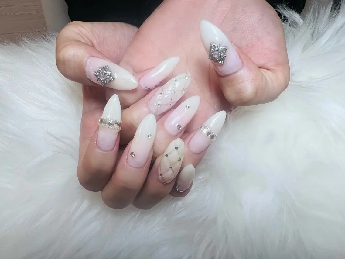 ネイル 春ネイル ハンドネイル ハンドケア Anh Nail 歌舞伎町のネイルデザイン