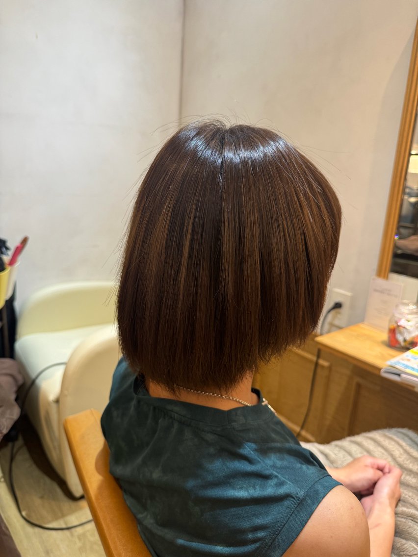 ショート カット ヘアカラー 💙空陽 盛れるカラー💜のヘアスタイル