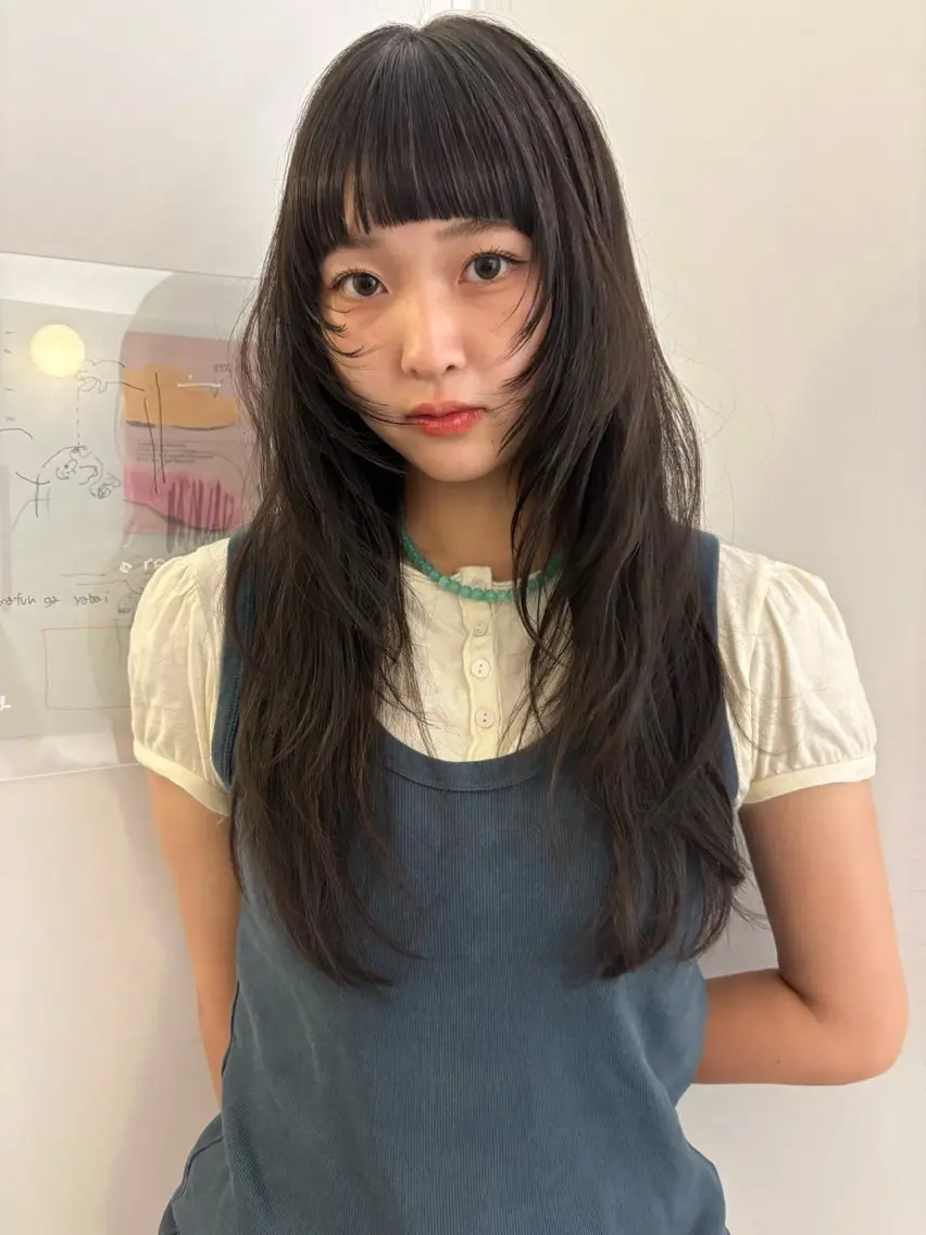 ロング 顔まわりレイヤー レイヤーカット 小顔カット ⭐️グレージュカラー ⭐️ななみのヘアスタイル