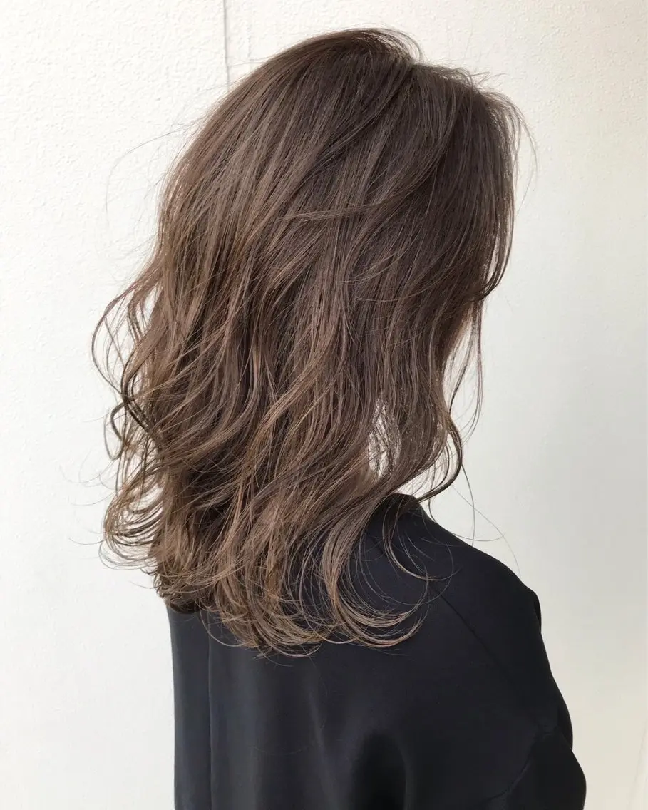 ロング 山室 右京のヘアスタイル