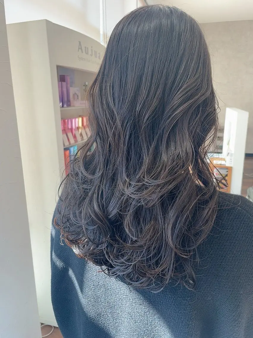 ロング カラー カット ヘアカラー トリートメント 嶋岡 乃愛のヘアスタイル