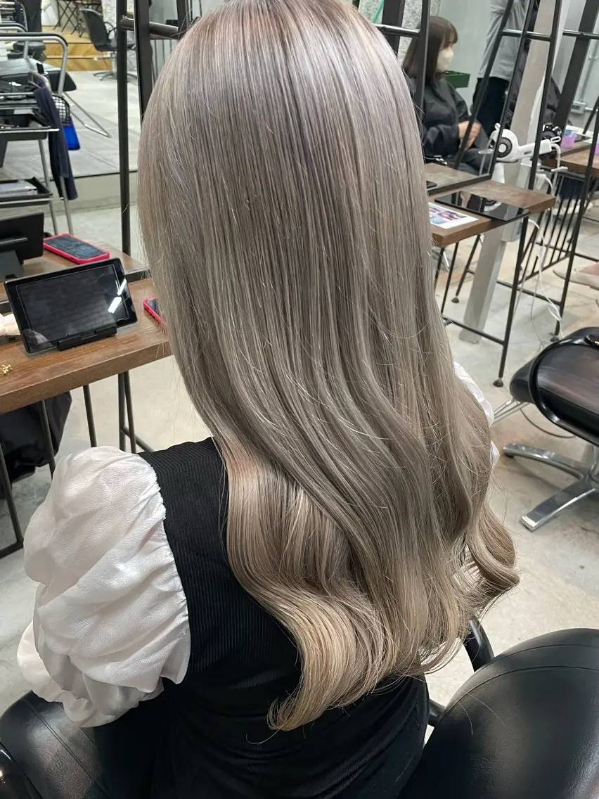 2回ブリーチWカラー+美潤トリートメント❤️🩷💜の写真