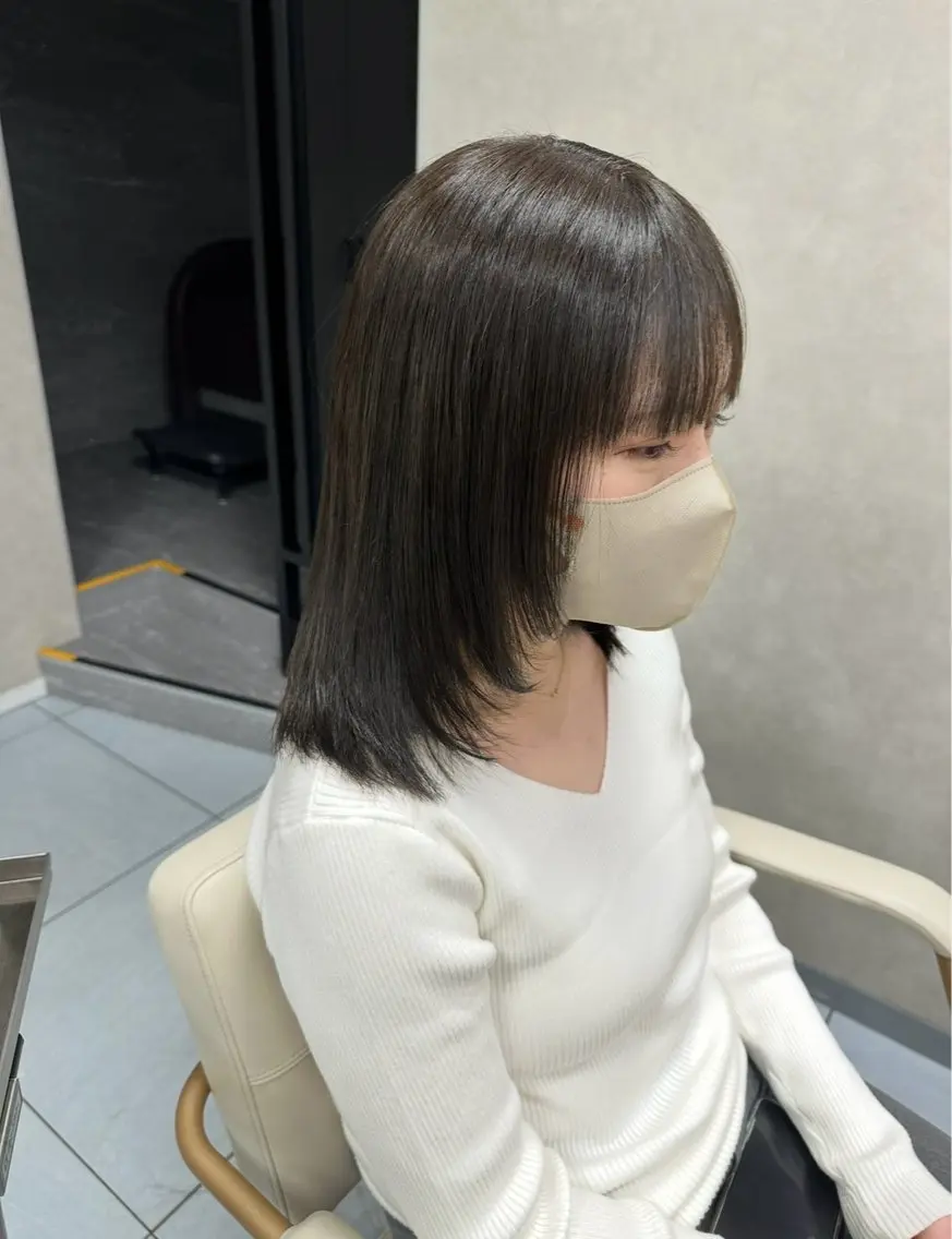 ミディアム カラー カット ヘアカラー 透明感ブラウンカラー 🫧レイヤー🩰好実のヘアスタイル