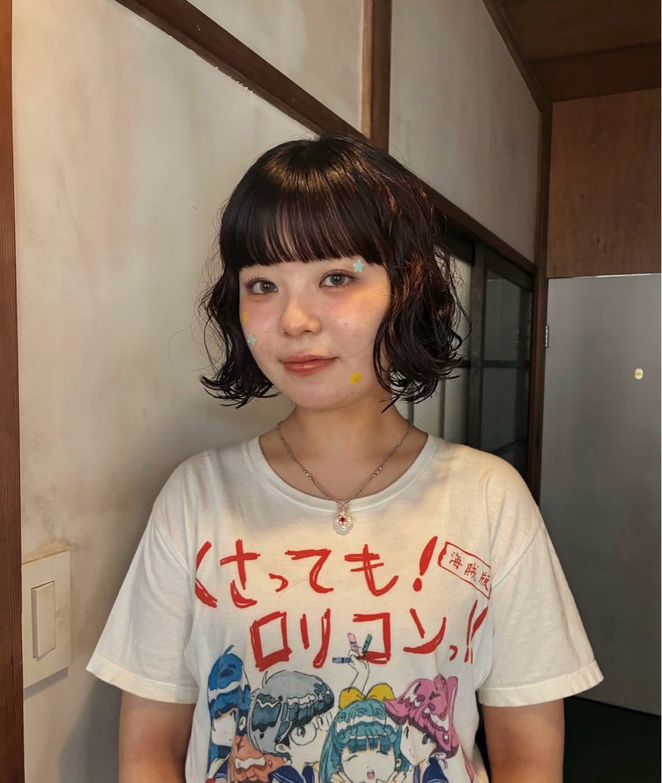 ショート パーマ パーマ，透明感カラー ／emiのヘアスタイル