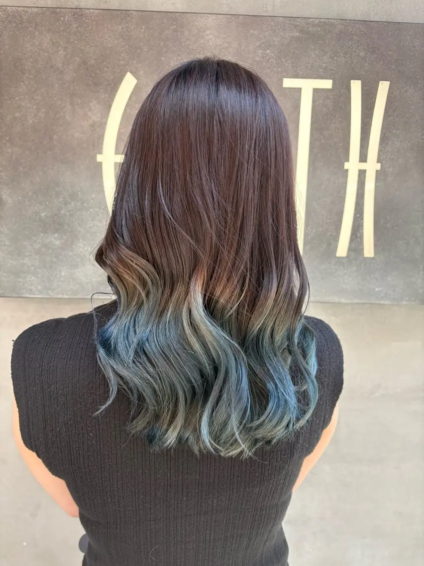 ロング カラー ブリーチ ブルーカラー ブラウンカラー ナチュラルブラウン メンズカット無料🔥 上大岡|mamiのヘアスタイル