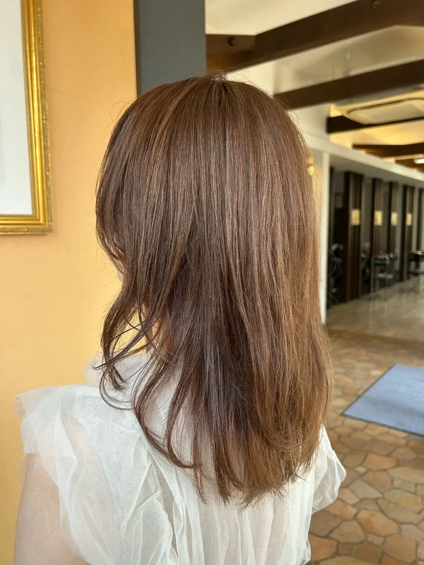 ミディアム カラー カット ヘアカラー トリートメント 畠中 望来のヘアスタイル