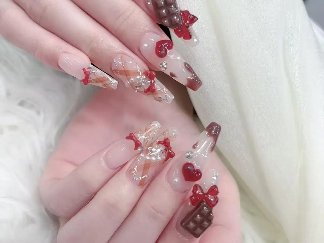 ネイル 長さ出し キラキラネイル 韓国ネイル ロングネイル マグネットネイル ハンドネイル ハンドケア KTNail 🎀 長さ出し専門店のネイルデザイン