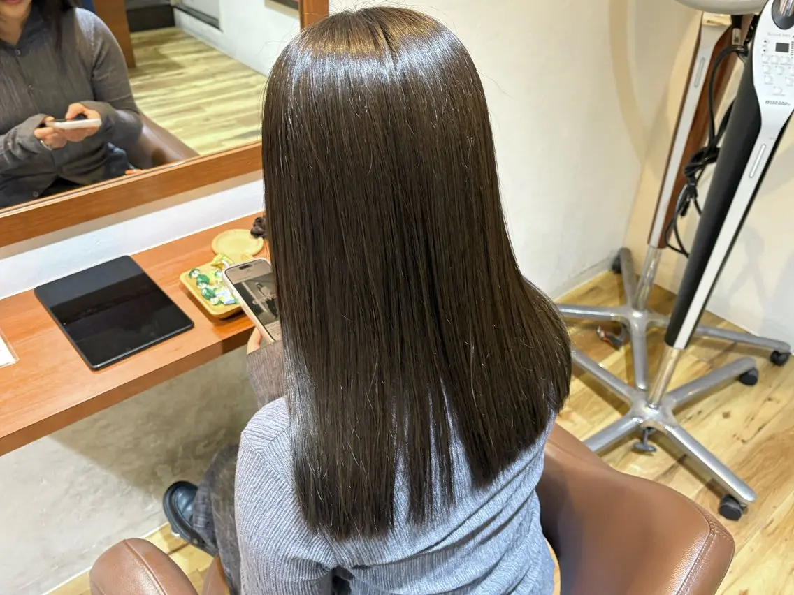 ロング カラー 透明感カラー グレージュ オリーブグレージュ オリーブグレー 🩷RIHO 🩷のヘアスタイル