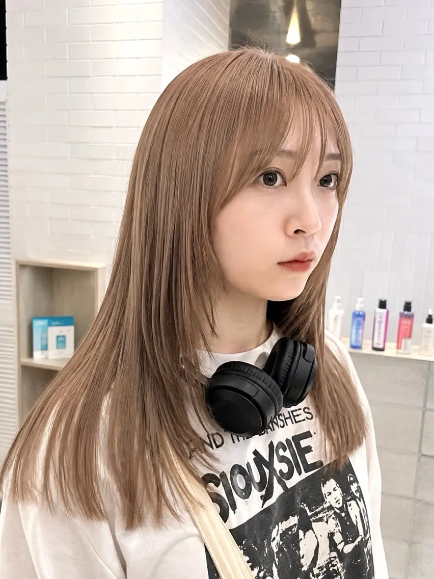 セミロング カラー ブリーチ 透明感カラー ダブルカラー ブリーチなしカラー 韓国風ヘア カット ヘアカラー トリートメント ヘッドスパ ヘアセット レイヤー×ベージュ ×暖色🩷AINAのヘアスタイル
